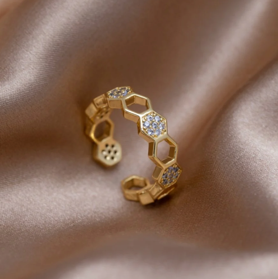 Bague Nid d’Abeille Dorée et Cristaux