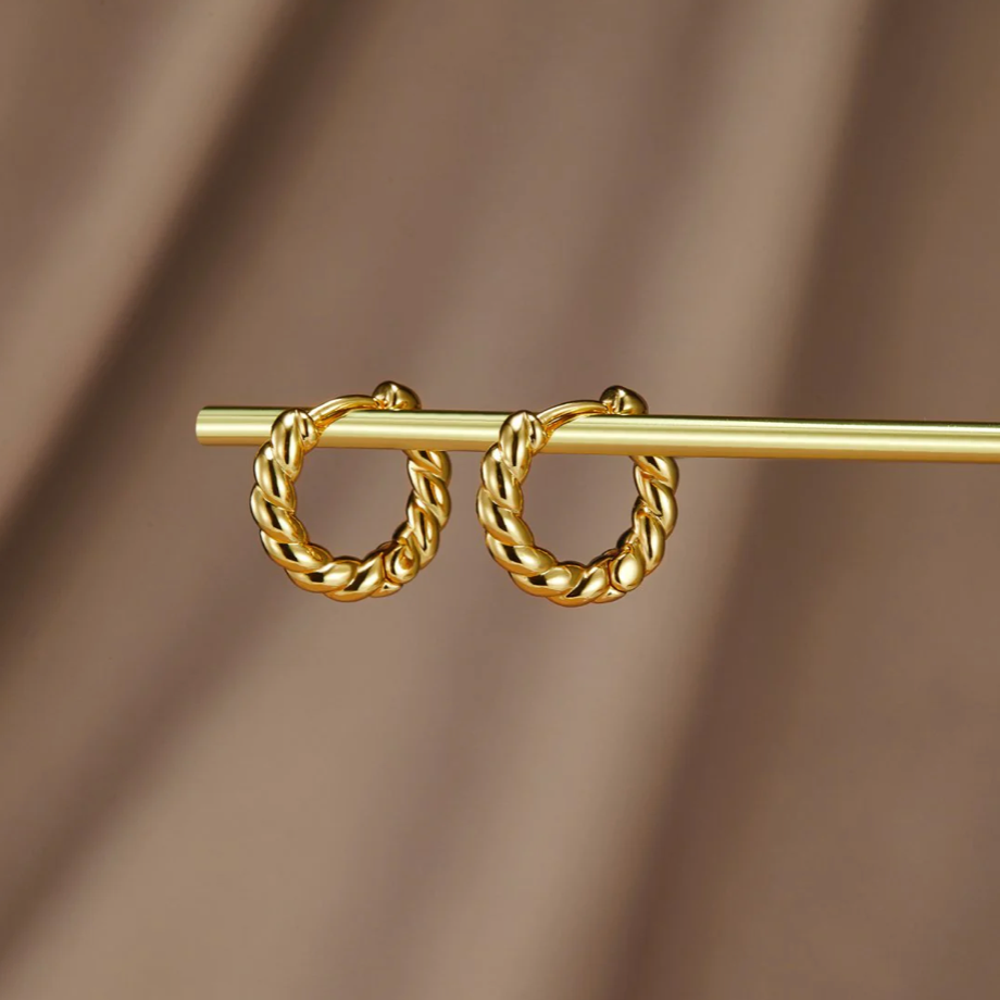 Boucles d’Oreilles Layla Torsadées Dorées