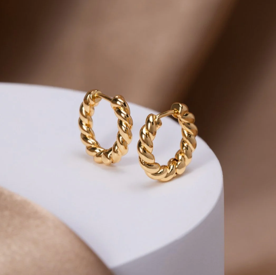 Boucles d’Oreilles Layla Torsadées Dorées