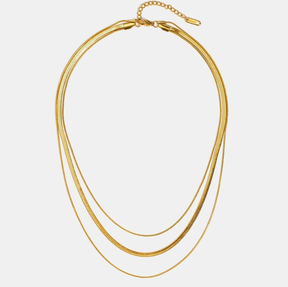 Collier chaîne doré à plusieurs rangs