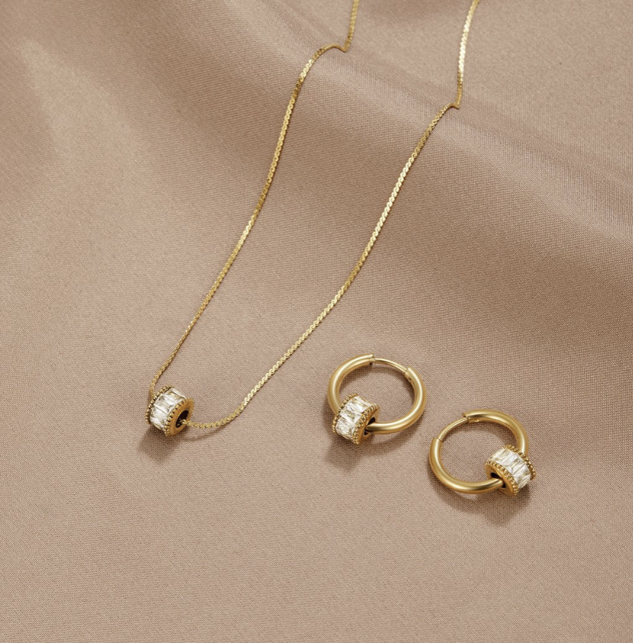 Collier Gigi en cristal plaqué or 18 carats