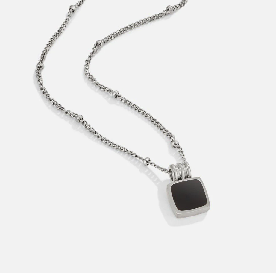 Collier pendentif noir Lucia