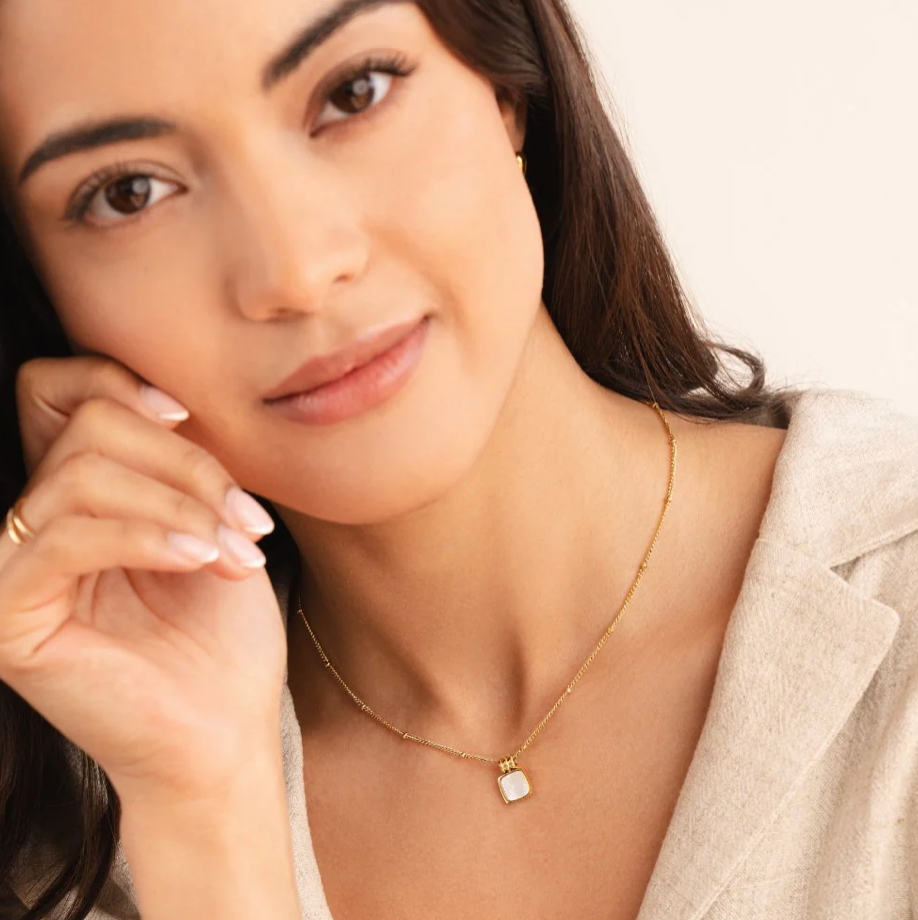 Collier pendentif noir Lucia