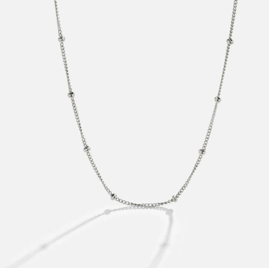 Collier chaîne argentée à perles Niyah