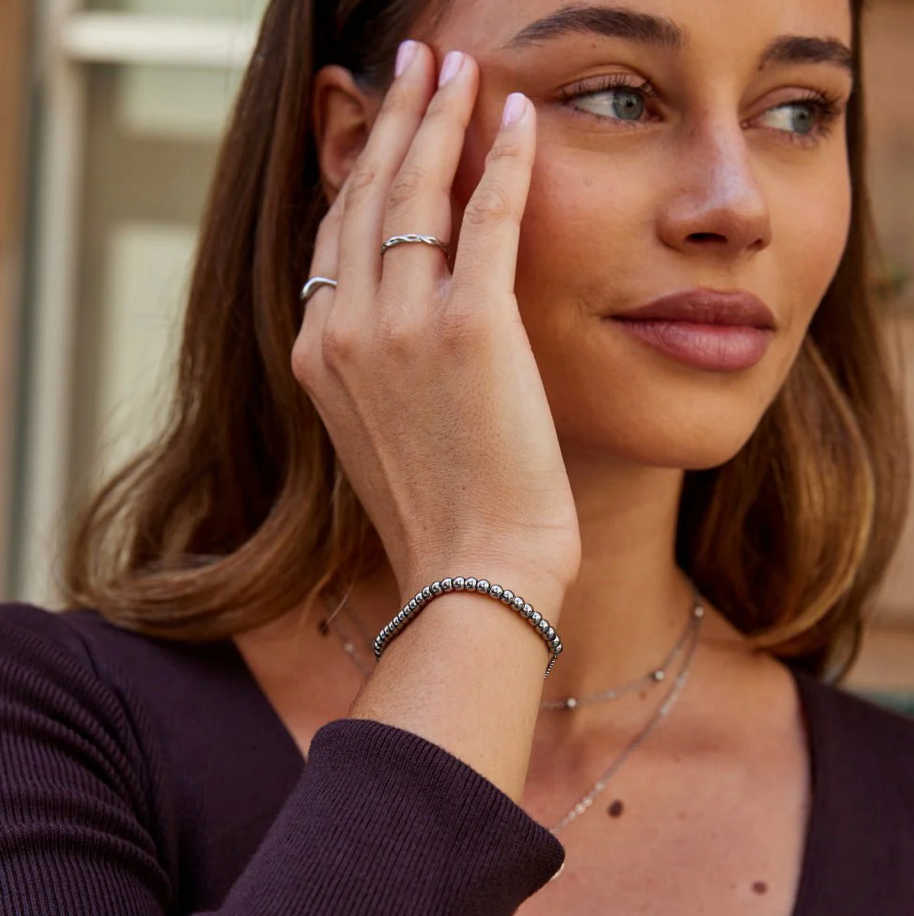 Bracelet Niloya en perles dorées